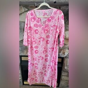 EUC Caftan Lilly Pulitzer Pink and White Floral Pattern. Size M